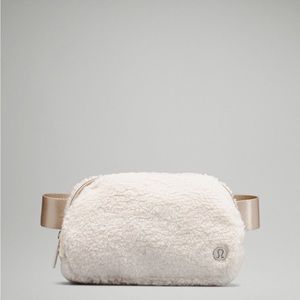 Lululemon Everywhere Fleece Belt Bag *NEW IN PACKAGING* Cream Color